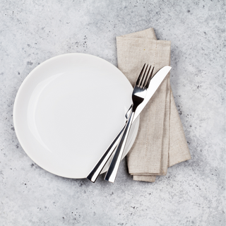 The right way to set the dinner table
